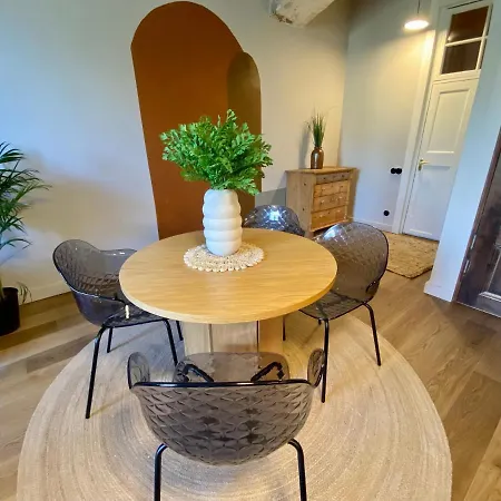 Apartment Vintage Charm Apt 1 *