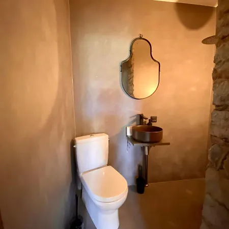 Vintage Charm Apt 1